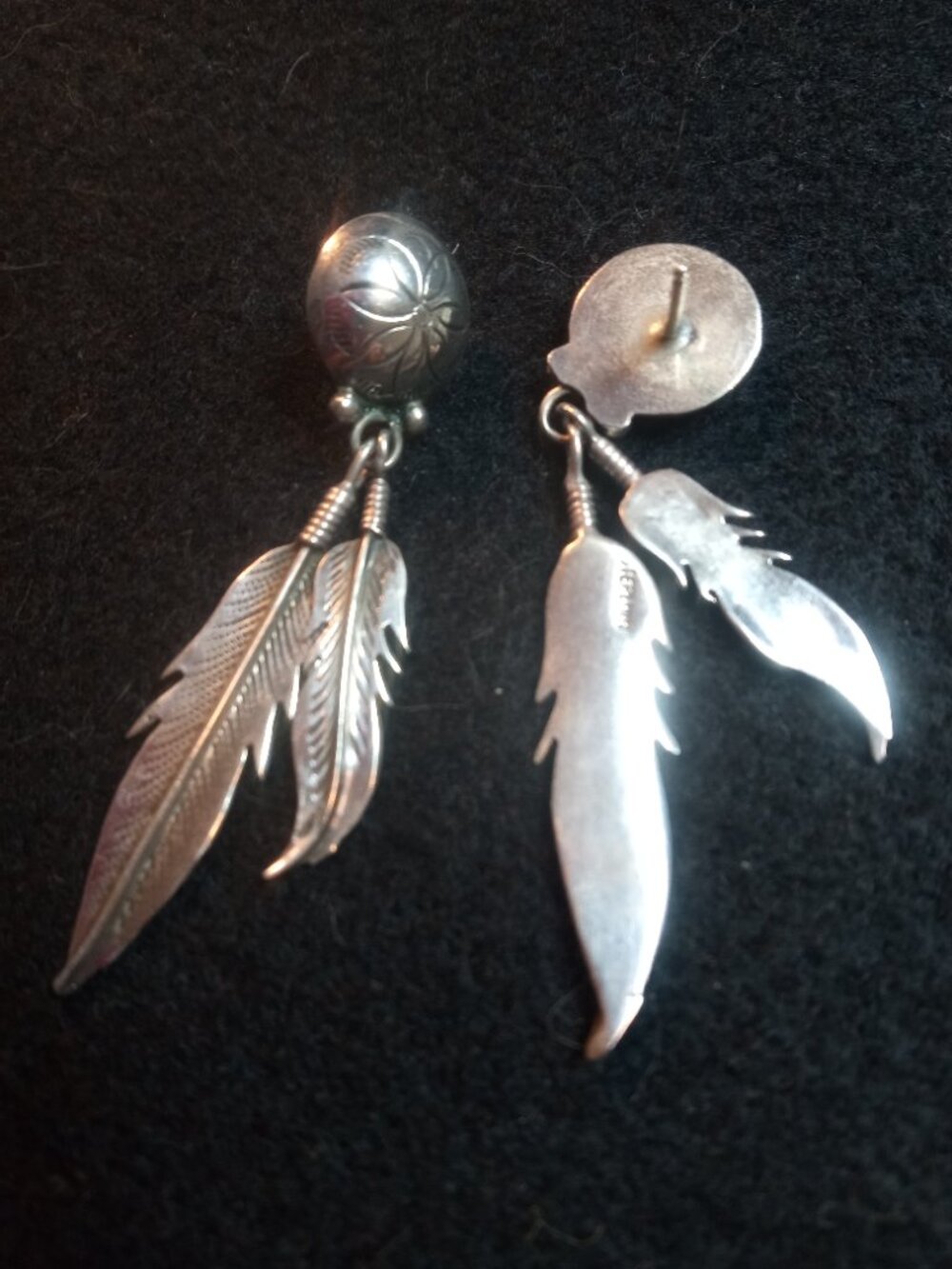 Native American Silver Navajo-made feather and concho earrings - Picture 2 of 3